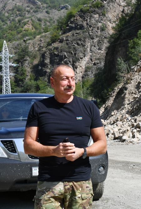 Президент Ильхам Алиев и Первая леди Мехрибан Алиева посетили Кяльбаджарский и Лачинский районы (ФОТО)