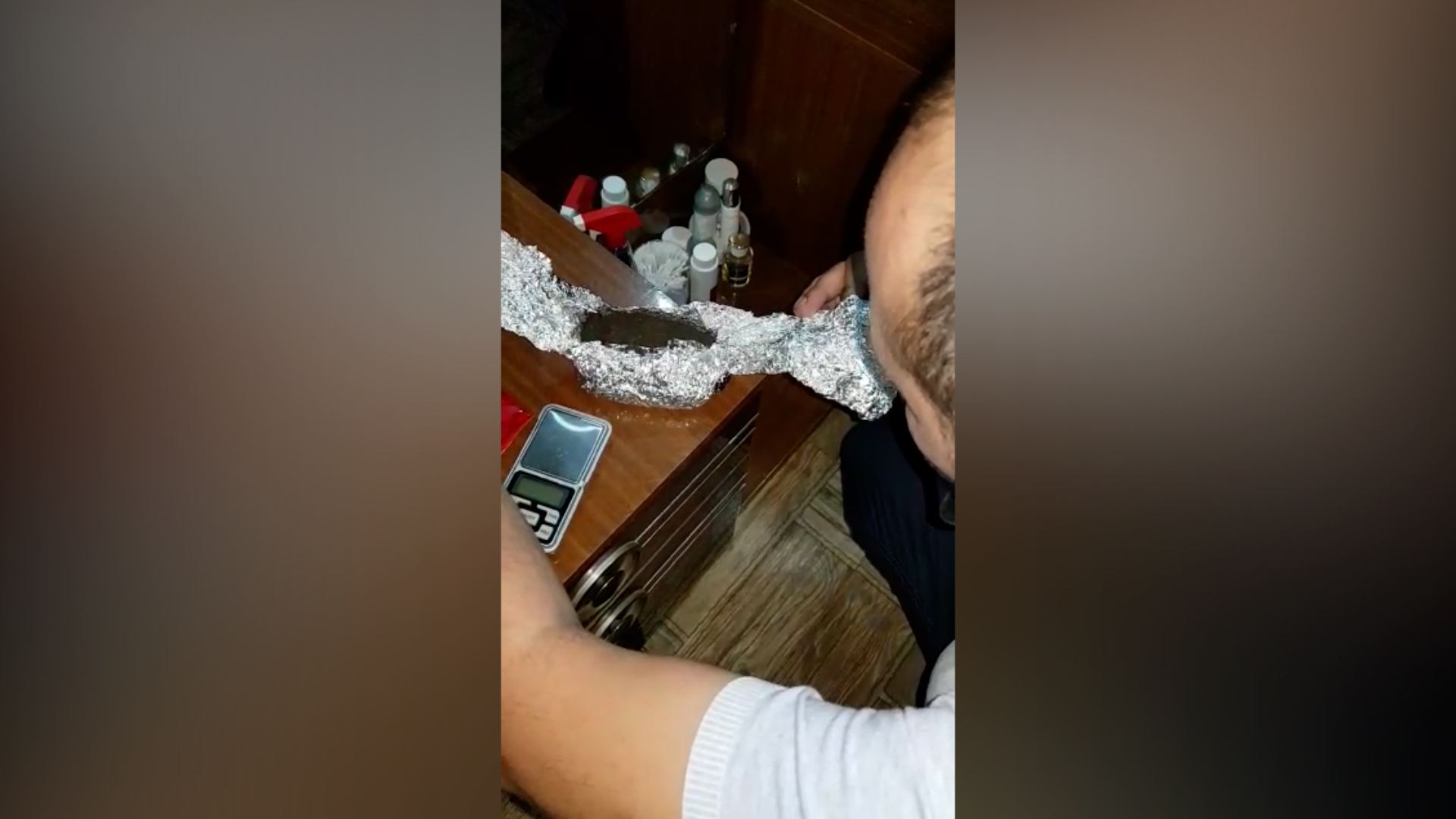 Bakıda "tiryəkxana" aşkarlandı, narkotik satan 32 nəfərlik dəstə yaxalandı (FOTO/VİDEO)