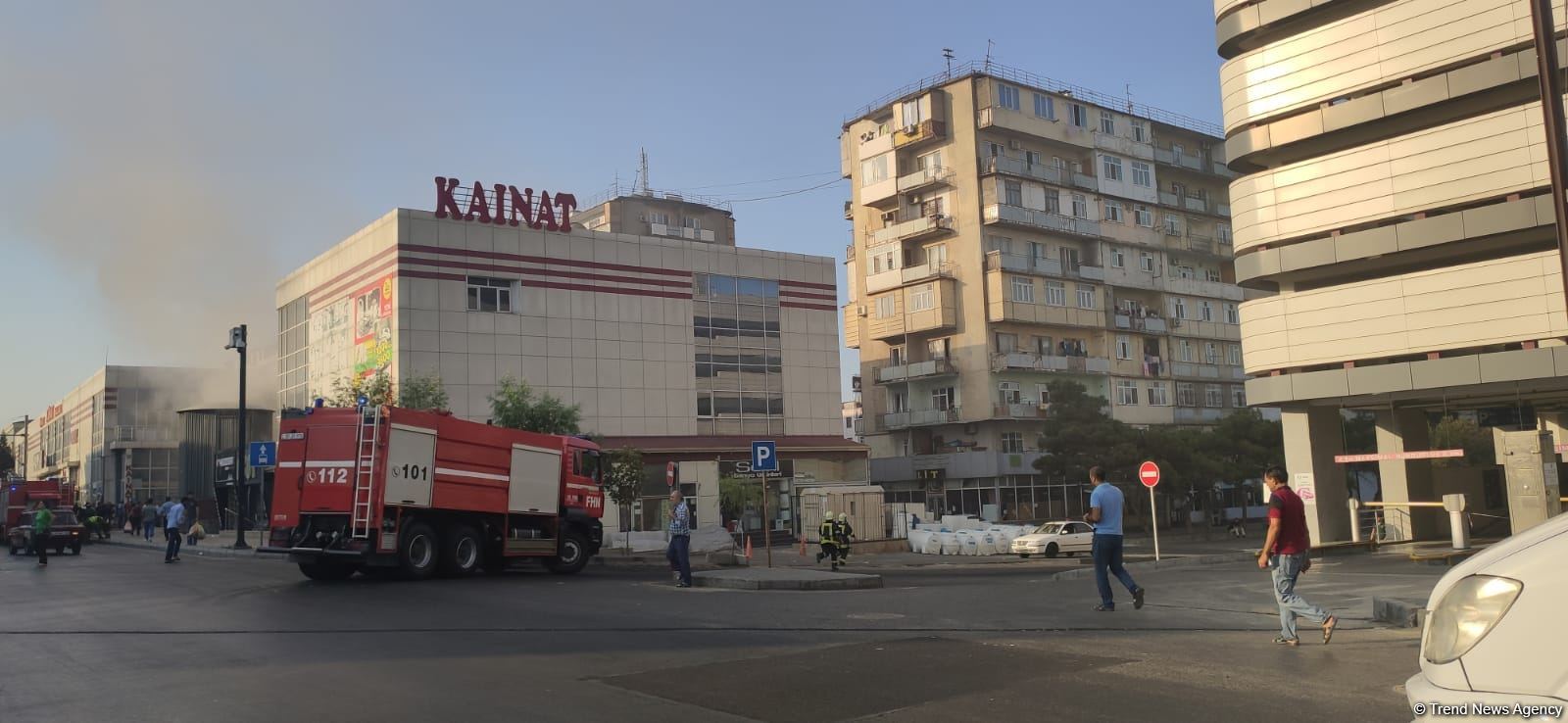 В Низаминском районе Баку вспыхнул пожар (ФОТО)