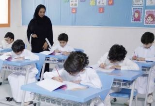 Saudi students return to school after 17-month online education