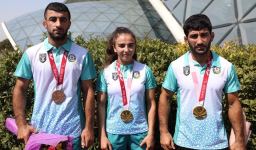 В Баку овациями встретили победителей Паралимпийских игр в Токио (ФОТО)