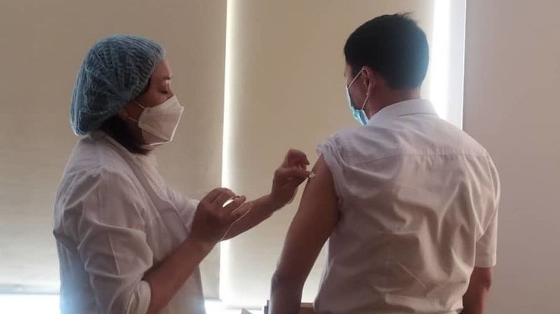 В Кыргызстане полный курс вакцинации от COVID-19 получили более 1,2 млн человек