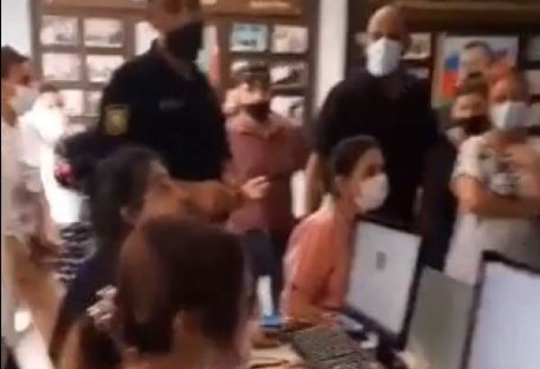 Poliklinikanın maska taxmayan işçisi işdən çıxarıldı (VİDEO)