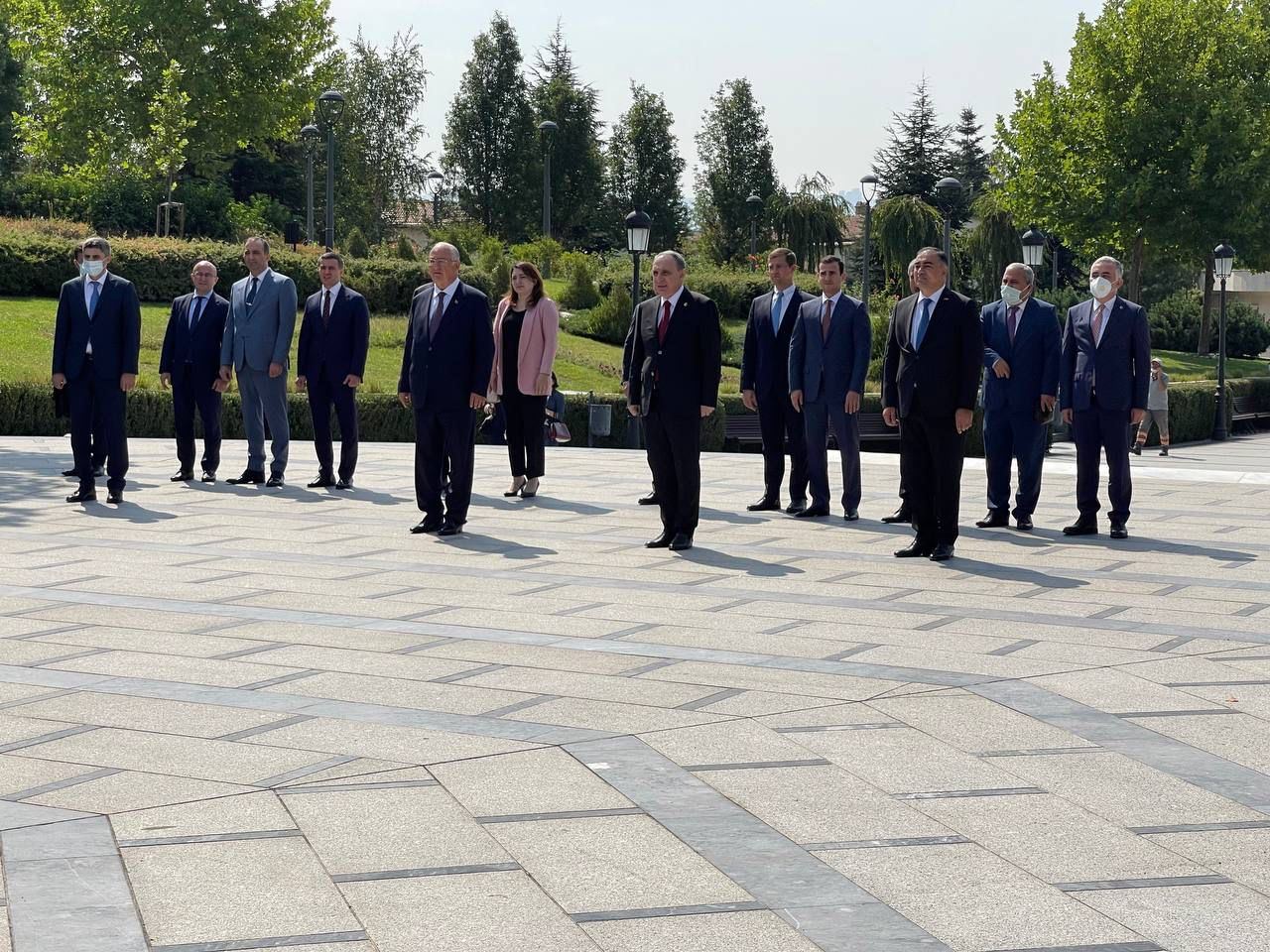 Baş prokuror Ankarada ulu öndər Heydər Əliyevin abidəsini ziyarət edib (FOTO)
