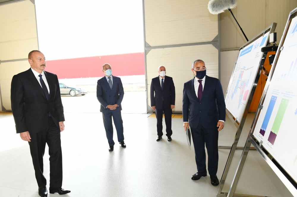 Prezident İlham Əliyev Sumqayıt Kimya Sənaye Parkında “Azmonbat” MMC-nin açılışında iştirak edib (FOTO) (YENİLƏNİB) - Gallery Image