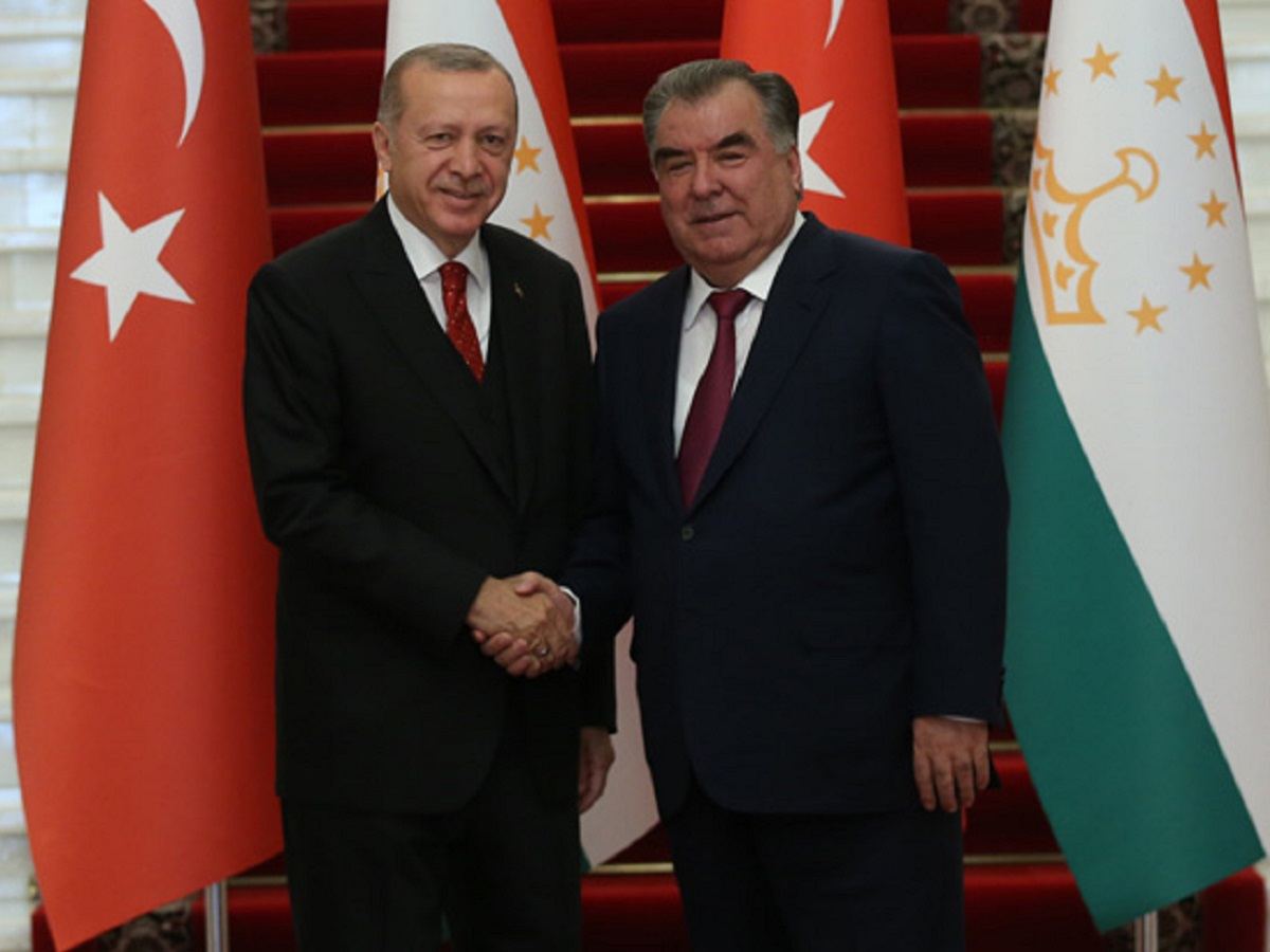 Эрдоган и Рахмон обсудили двусторонние отношения