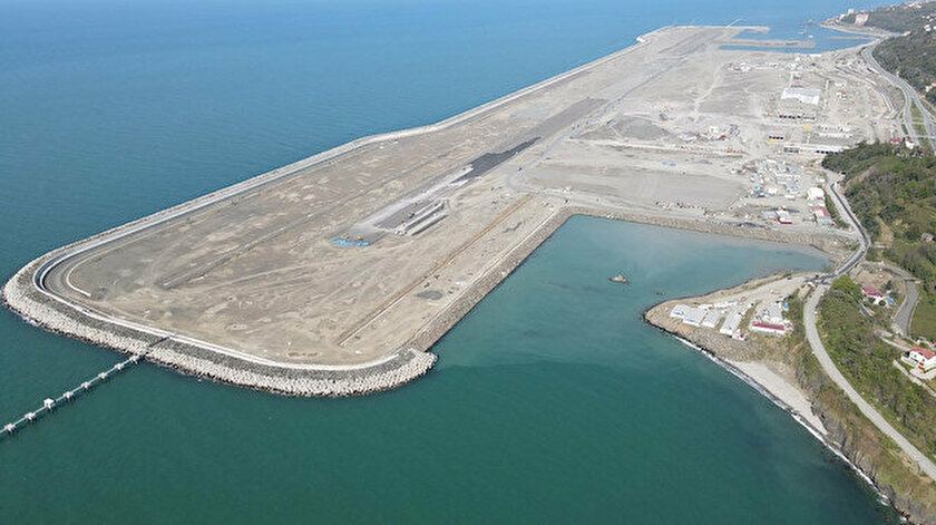 Rize-Artvin Havalimanında 100 milyon ton dolgunun 97 milyon tonu tamamlandı: Amacımız bu yıl sonunda ilk uçağı indirmek