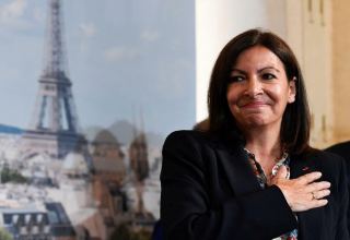 Paris mayor Anne Hidalgo announces French presidential bid
