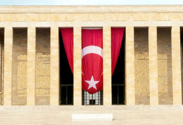 Büyük Önder Atatürk için Anıtkabir'de devlet töreni düzenlendi
