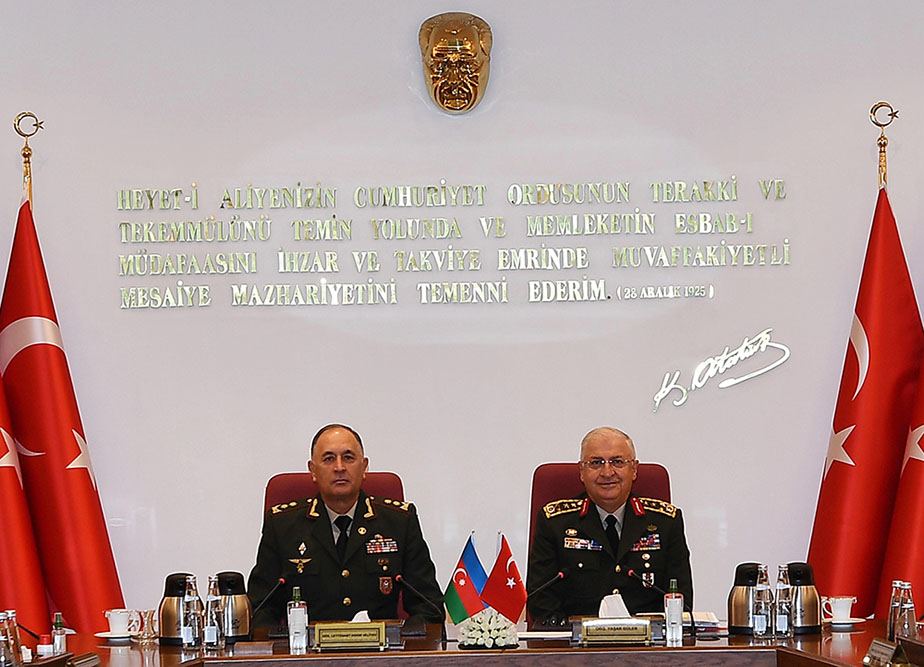 Turkish, Azerbaijani high-ranked officials discuss dev't of bilateral military co-op (PHOTO)
