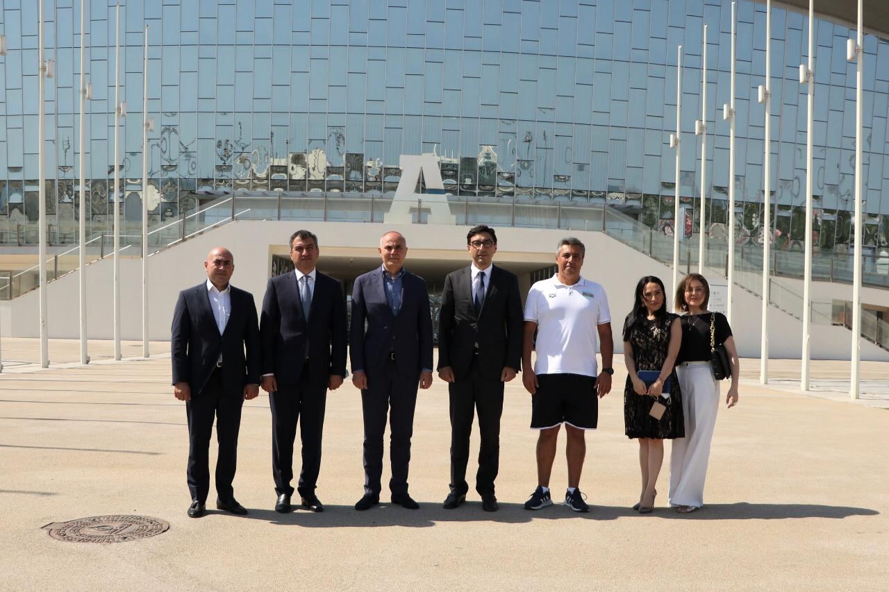 Министр молодежи и спорта Азербайджана встретился с членами национальной команды по плаванию (ФОТО)