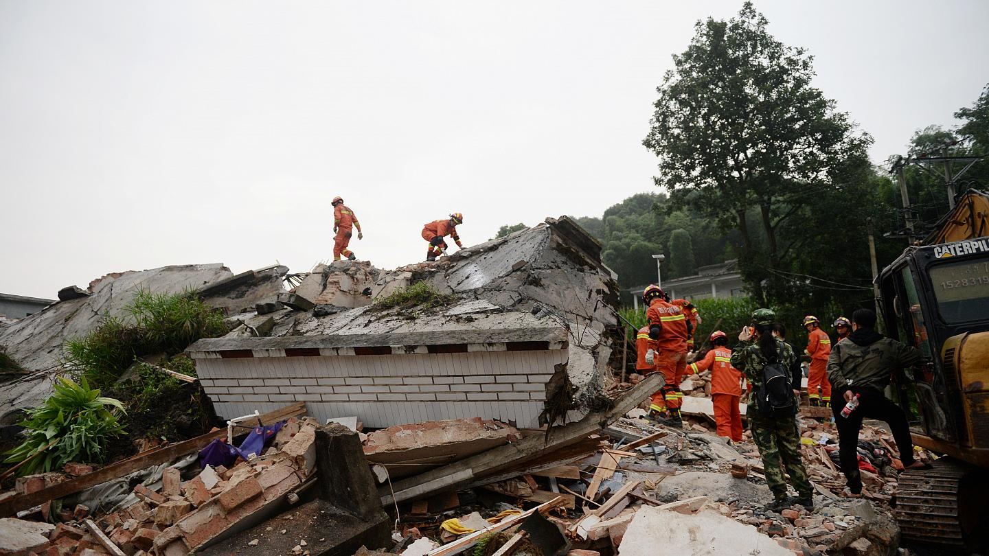 Число жертв землетрясения в Китае увеличилось до трех