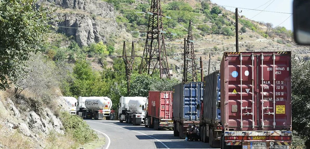 Ermənistanın təhlükəsizlik xidməti Gorus-Qafan yolunu İran yük maşınları üçün bağlayıb