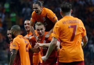 «Галатасарай» пробился в плей-офф Лиги Европы