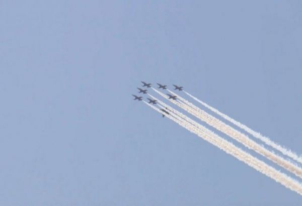 Истребители ВВС Турции и Азербайджана совершили приветственный полет над Босфором (ВИДЕО)