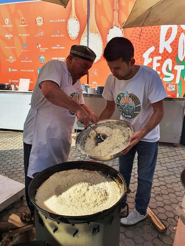 Аппетитными блюдами в Баку отметили Всемирный день риса (ФОТО)