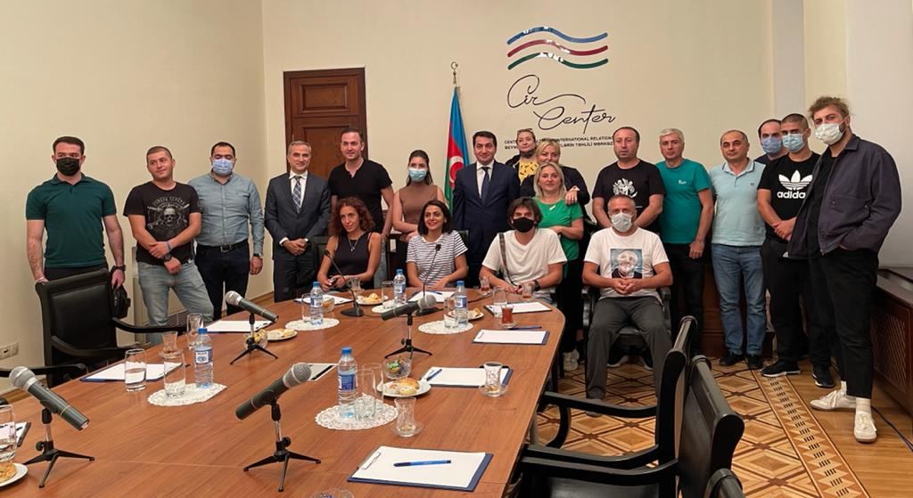 Хикмет Гаджиев встретился с журналистами, блогерами и академиками из Грузии
