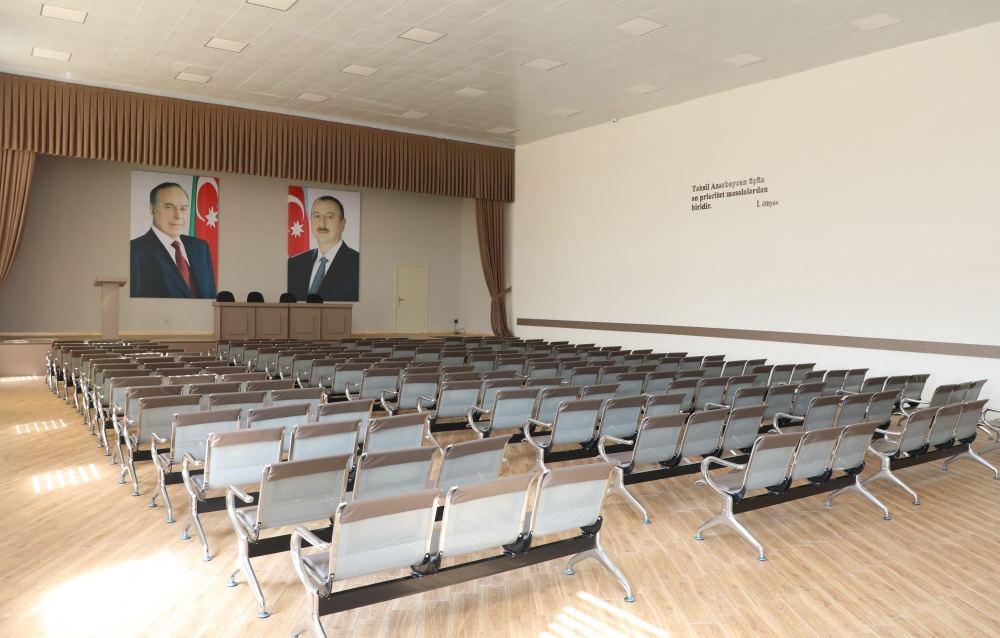 Президент Ильхам Алиев ознакомился с условиями, созданными в средней школе №307 Сабунчинского района Баку (ФОТО)