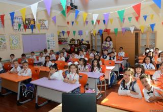 Кто из азербайджанских звезд проводил детей в первый класс  (ФОТО)