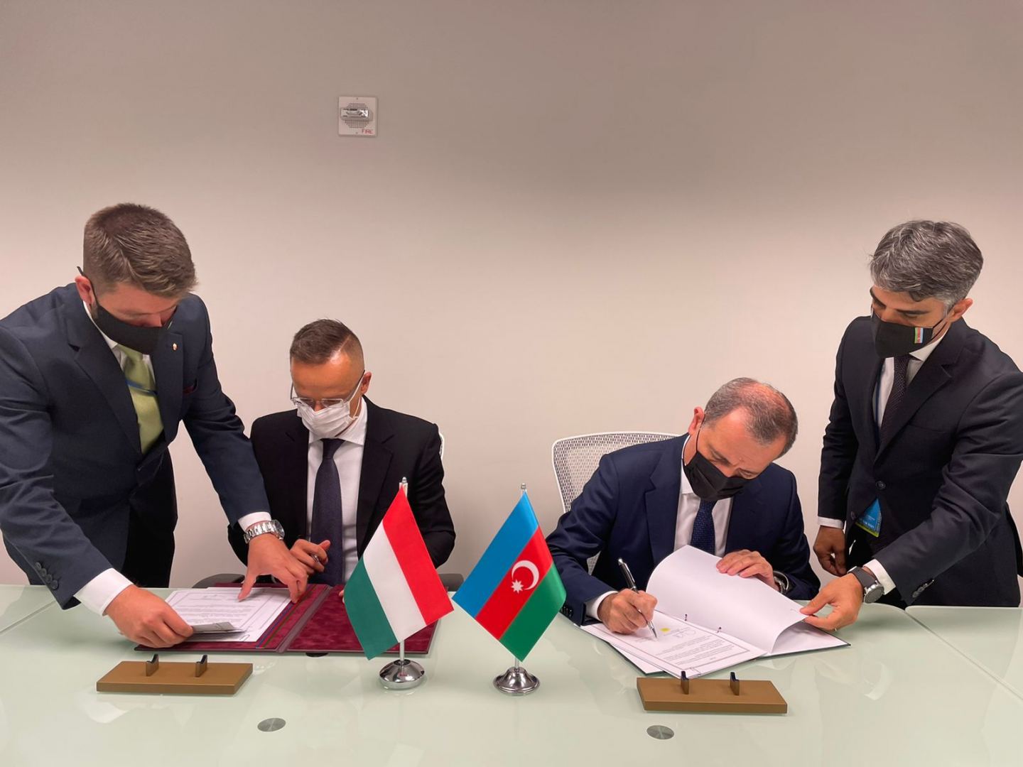 Azərbaycan və Macarıstan arasında saziş imzalanıb (FOTO)