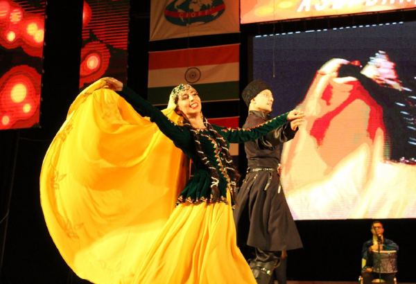 Азербайджанские танцы и музыка вызвали овации на фестивалях в России (ВИДЕО, ФОТО)