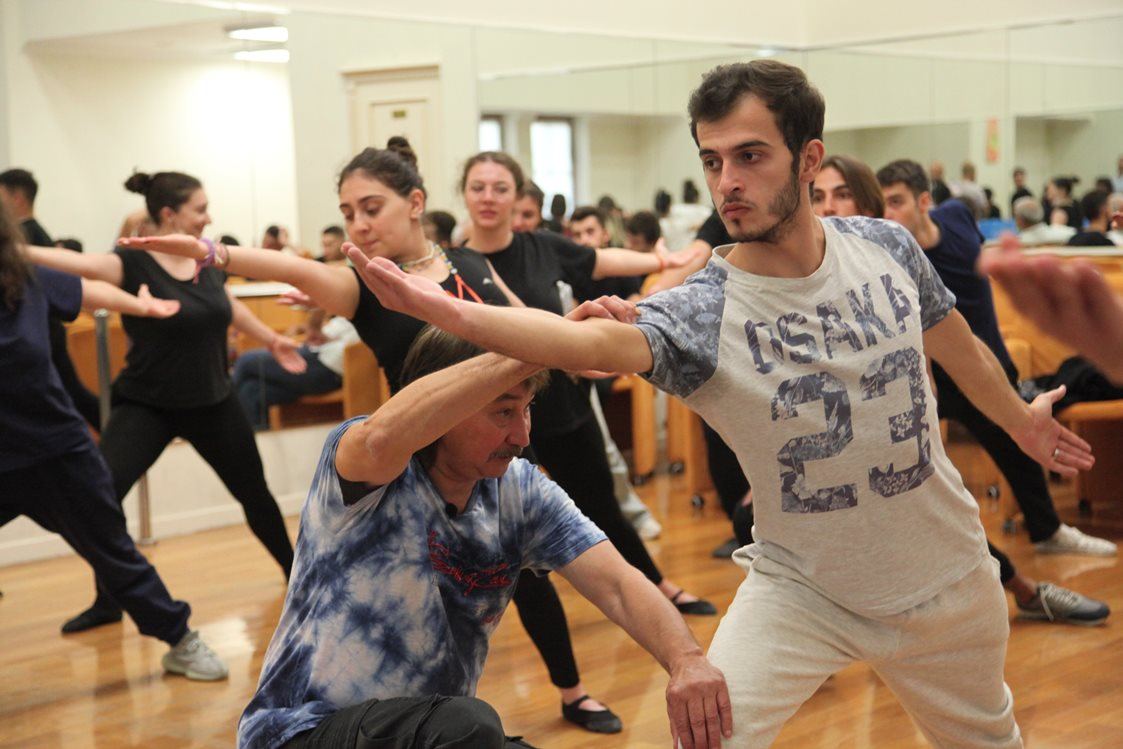 Фехтование, жонглирование и сценический бой - чему научил российский актер в Баку  (ФОТО)