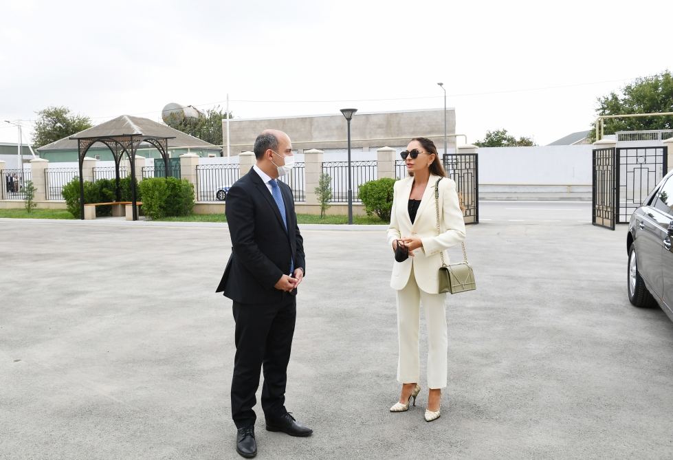 Первый вице-президент Мехрибан Алиева ознакомилась с условиями, созданными в новой школе номер 88 в бакинском поселке Бина (ФОТО/ВИДЕО)