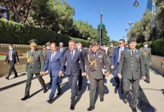 Turkey's deputy national defense minister on visit in Azerbaijan to pay respect to martyrs of Second Karabakh War (PHOTO)