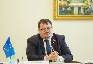 ЕС окажет экспертную поддержку Азербайджану в процессе разминирования - Петер Михалко
