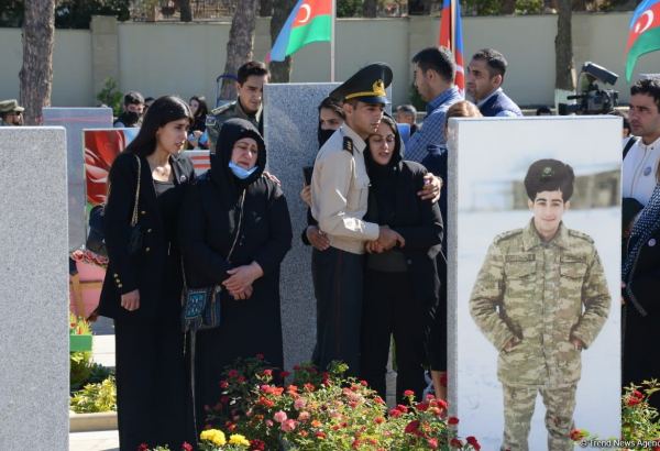 Памяти молодых шехидов Карабахской войны, так и не познавших семейного счастья… (ВИДЕО)