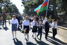 Azerbaijani people paying tribute to memory of martyrs  (PHOTO)