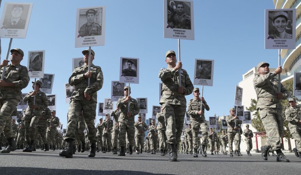 President Ilham Aliyev, First Lady Mehriban Aliyeva join march to pay tribute to memory of Azerbaijani martyrs of second Karabakh war (PHOTO/VIDEO)