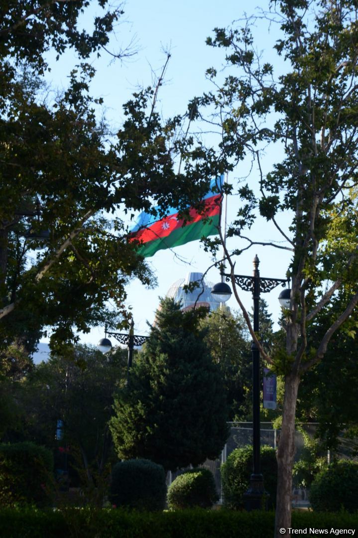 Streets of Baku decorated with Azerbaijani flags on Remembrance Day (PHOTO)