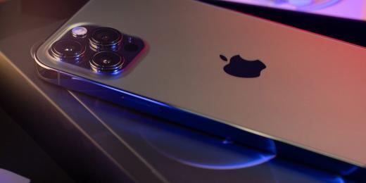 Apple изучает возможность создания складного iPhone