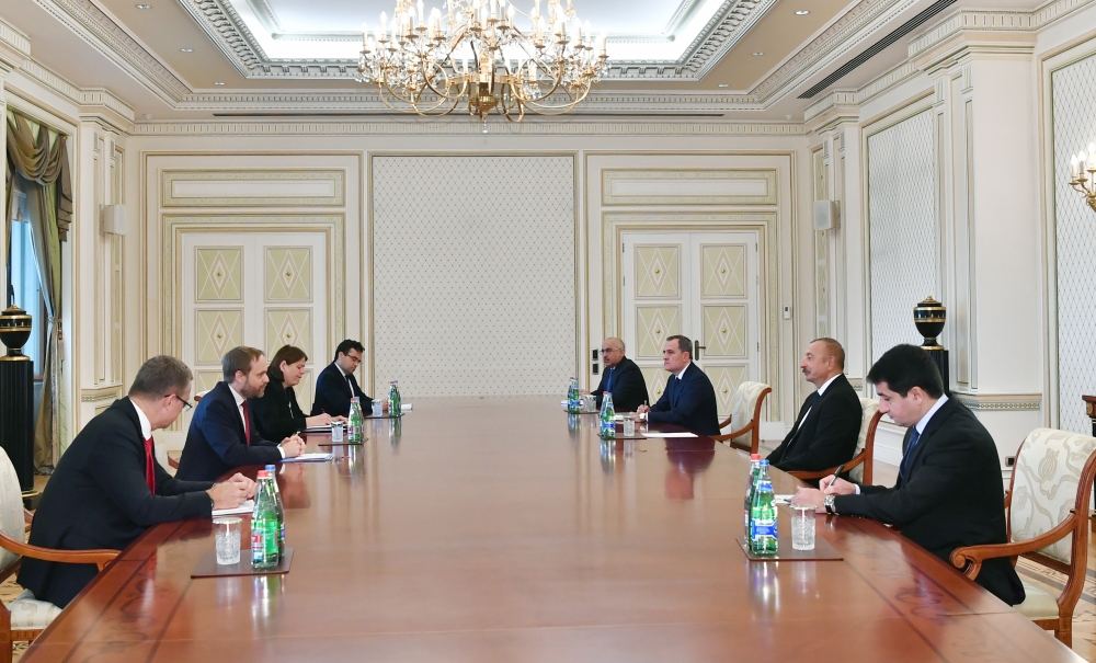 Президент Ильхам Алиев принял министра иностранных дел Чехии (ФОТО/ВИДЕО)