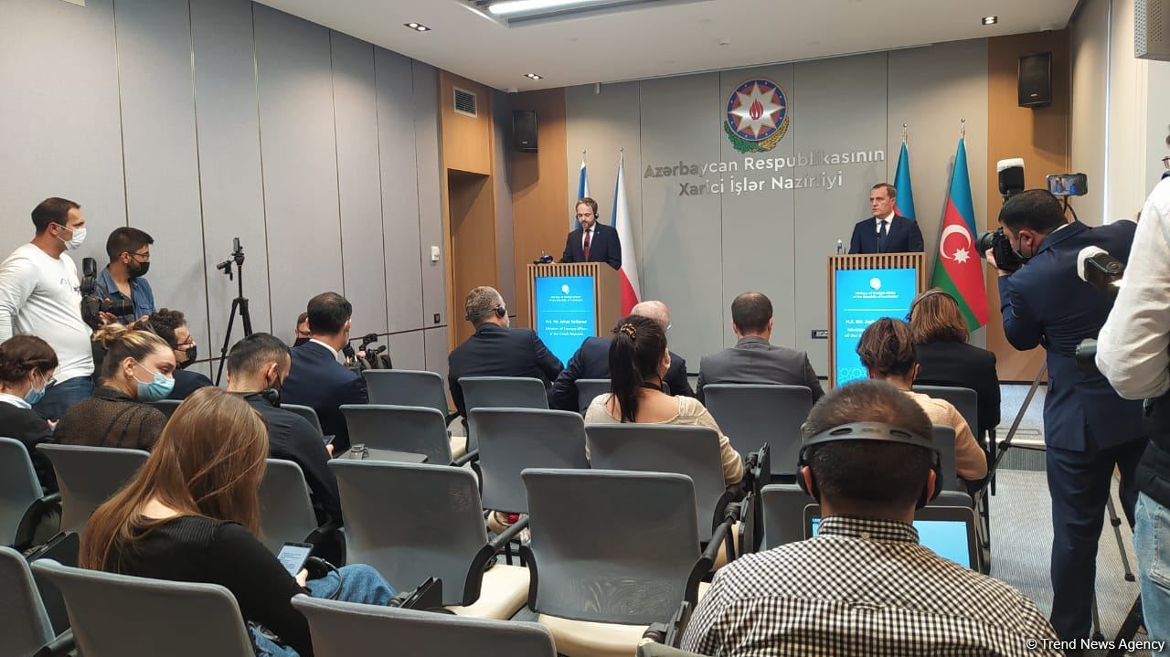 В Баку прошла пресс-конференция глав МИД Азербайджана и Чехии  (ФОТО/ВИДЕО)