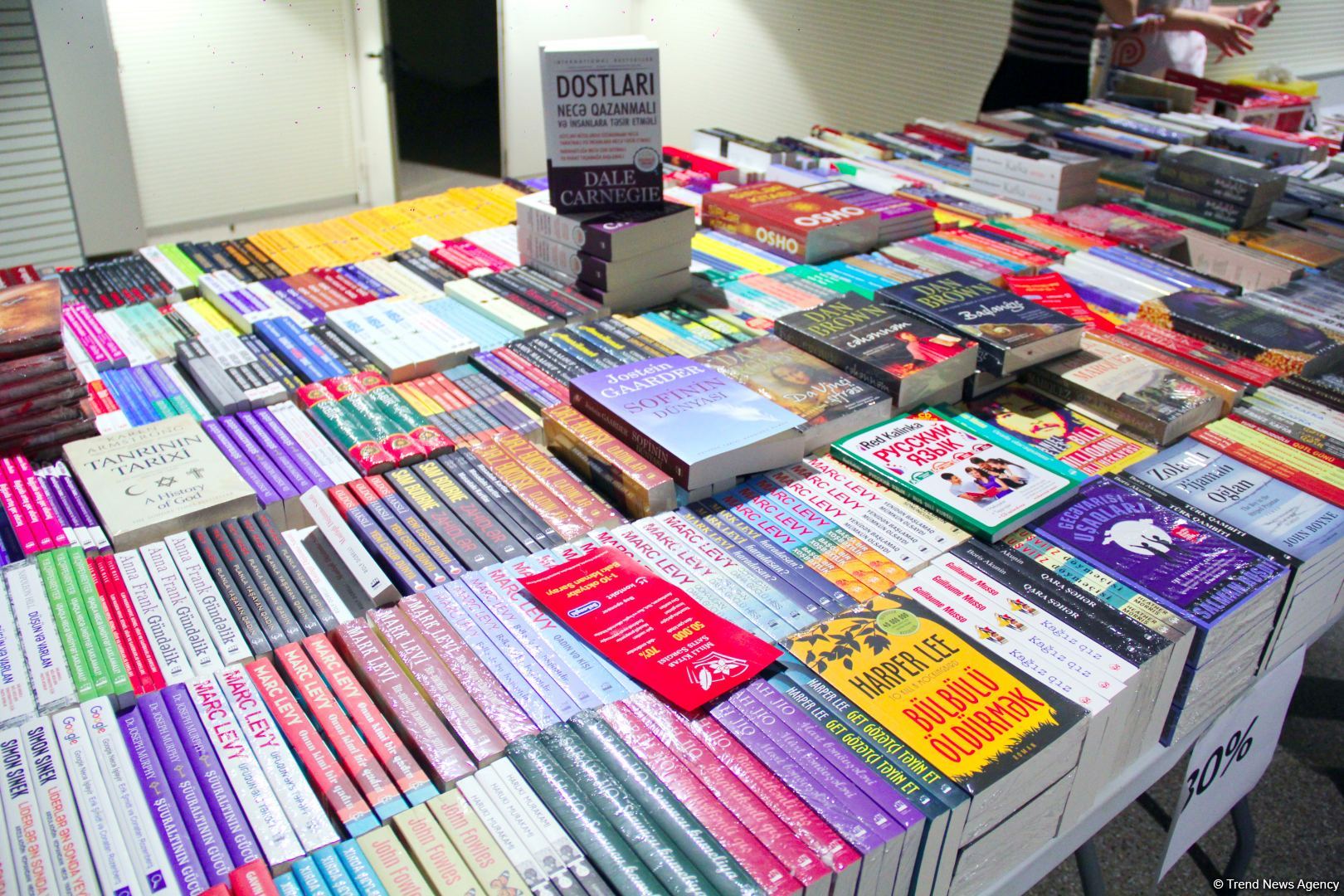В Баку открылась Национальная книжная выставка-продажа, представлено более 50 000 книг (ФОТО)