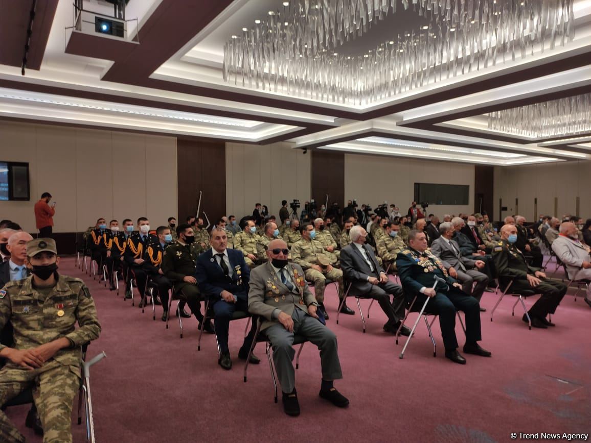 Bakı Konqres Mərkəzində “Nəsillərin görüşü” adlı konfrans keçirilib (FOTO)