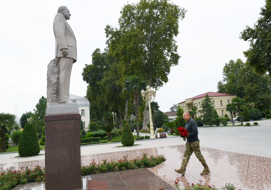 Президент Ильхам Алиев совершил поездку в Тертерский и Бардинский районы (ФОТО/ВИДЕО)