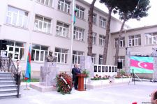 Paytaxt məktəbində Milli Qəhrəmanın büstünün açılış mərasimi keçirilib (FOTO)