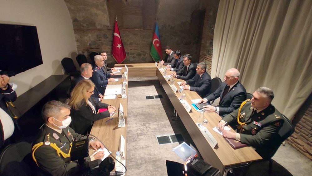 Azerbaijan’s Defense Minister meets with Turkish counterpart (PHOTO)