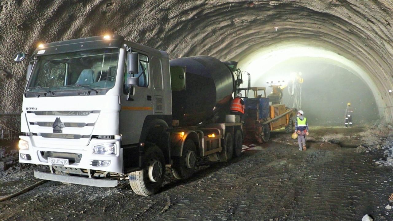 Toğanalı-Kəlbəcər avtomobil yolu üzərində Murovdağ tunelinin inşası davam etdirilir (FOTO)