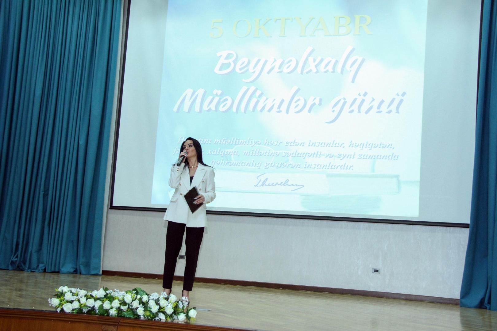 В Высшем военном училище имени Гейдара Алиева прошел концерт, посвященный Международному дню учителя (ФОТО)