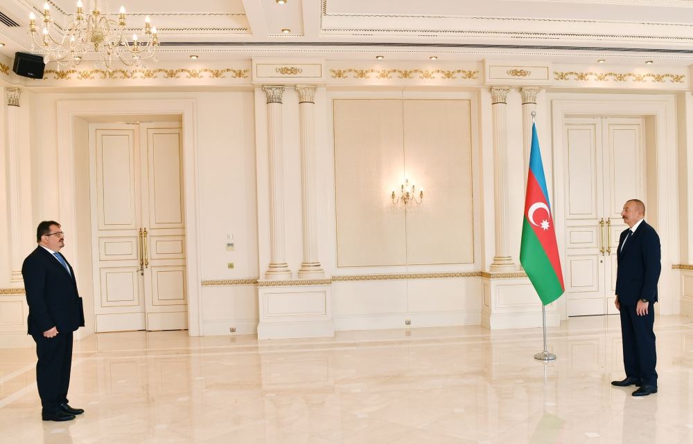 Президент Ильхам Алиев принял верительные грамоты новоназначенного главы  представительства ЕС в Азербайджане (ФОТО) - Gallery Image
