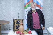 Шедевры стоят баснословных денег… Репродукции картин известных русских художников в Баку (ФОТО)