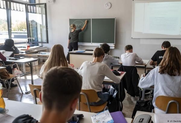 Schools in Germany should resume normal classes - state ministers