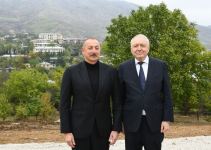 Президент Ильхам Алиев встретился с представителями общественности Ходжавендского района (ФОТО/ВИДЕО) (версия 2)