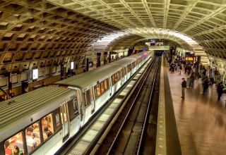 Hundreds of people evacuated from partially derailed Metro train in Washington