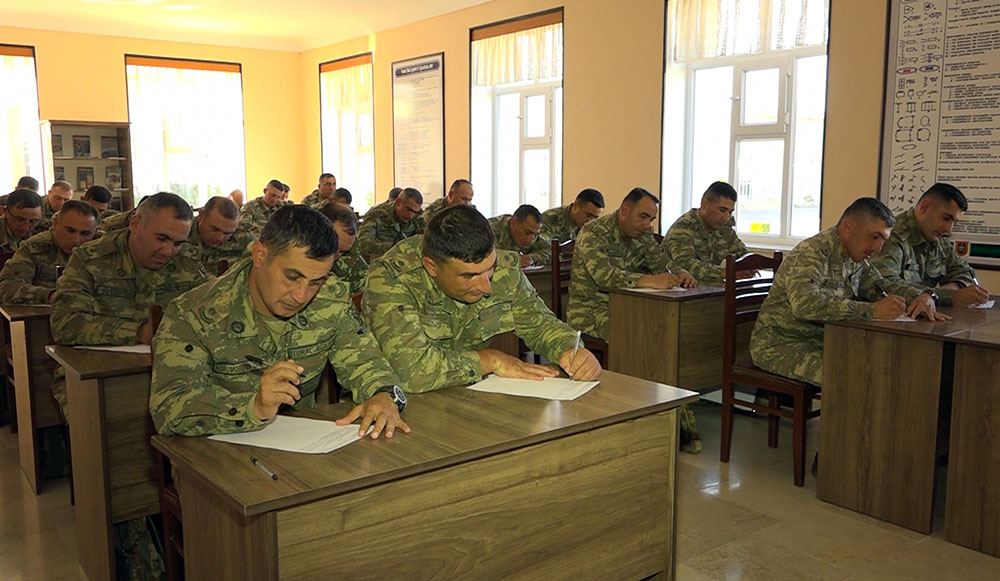 Naxçıvan Qarnizonu Qoşunlarında komandir hazırlığı məşğələləri keçirilib (FOTO/VİDEO)