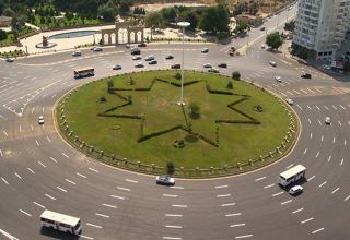 На кольцевой развязке "Украинский круг" в Баку оптимизируют движение транспорта (ВИДЕО)